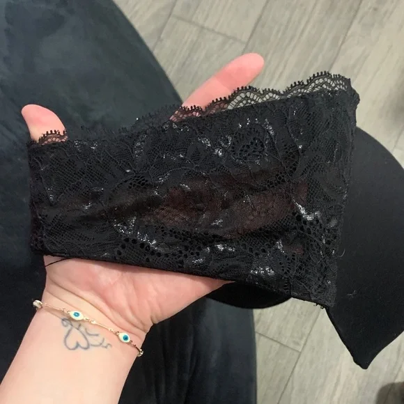 Chic Black Lace Strapless Bra - Picture 4 of 5